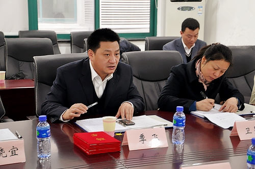 会上,季飞为参加此次会议的四位行业专家颁发了上海市产品质量安全